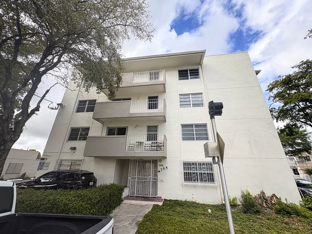 755 BLDG CONDO photo 3